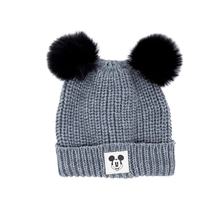 Bonnet en maille brodé à double pompon