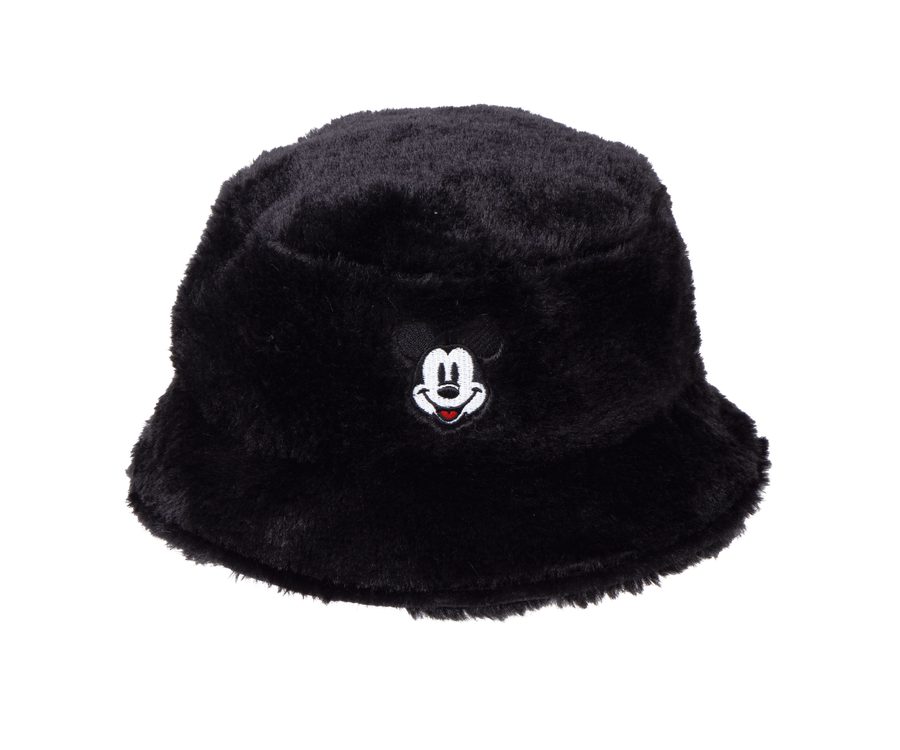 Chapeau en peluche brodé