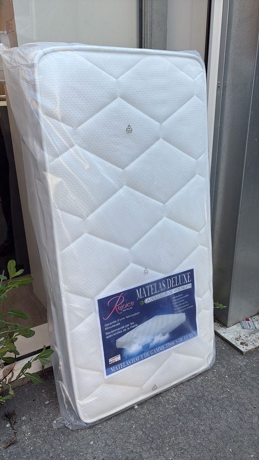 Matelas Mousse blanc 60 x 120 cm, épaisseur 9 cm