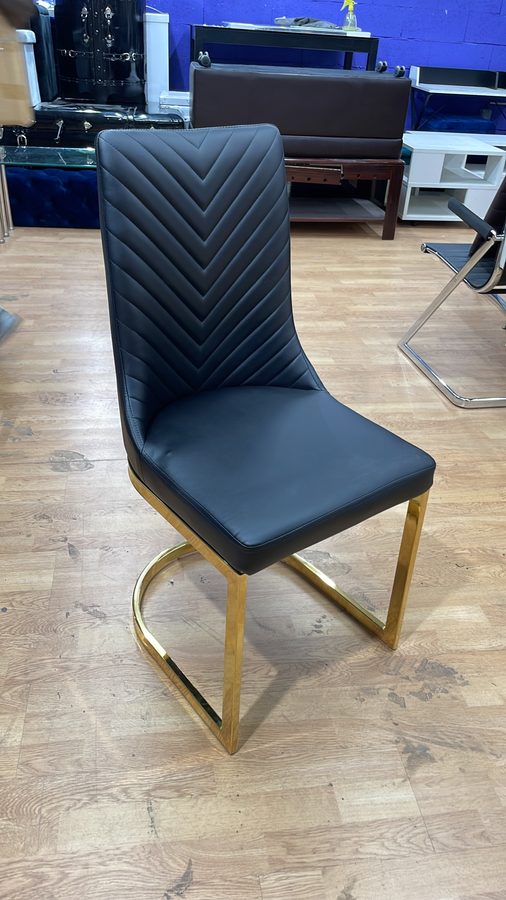 Chaise B90 Noir Similicuir