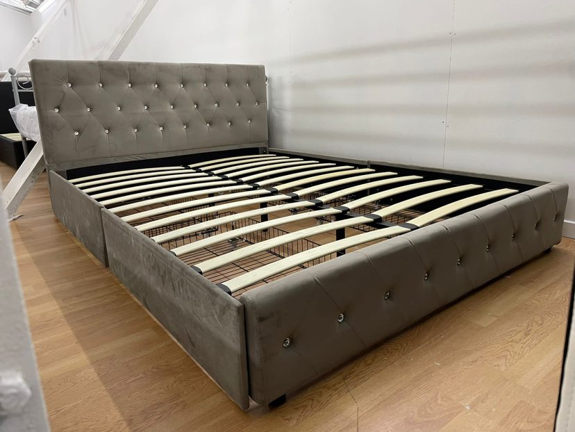Lit F39 Diamant 160 x 200 cm Rangement velours, bois et métal